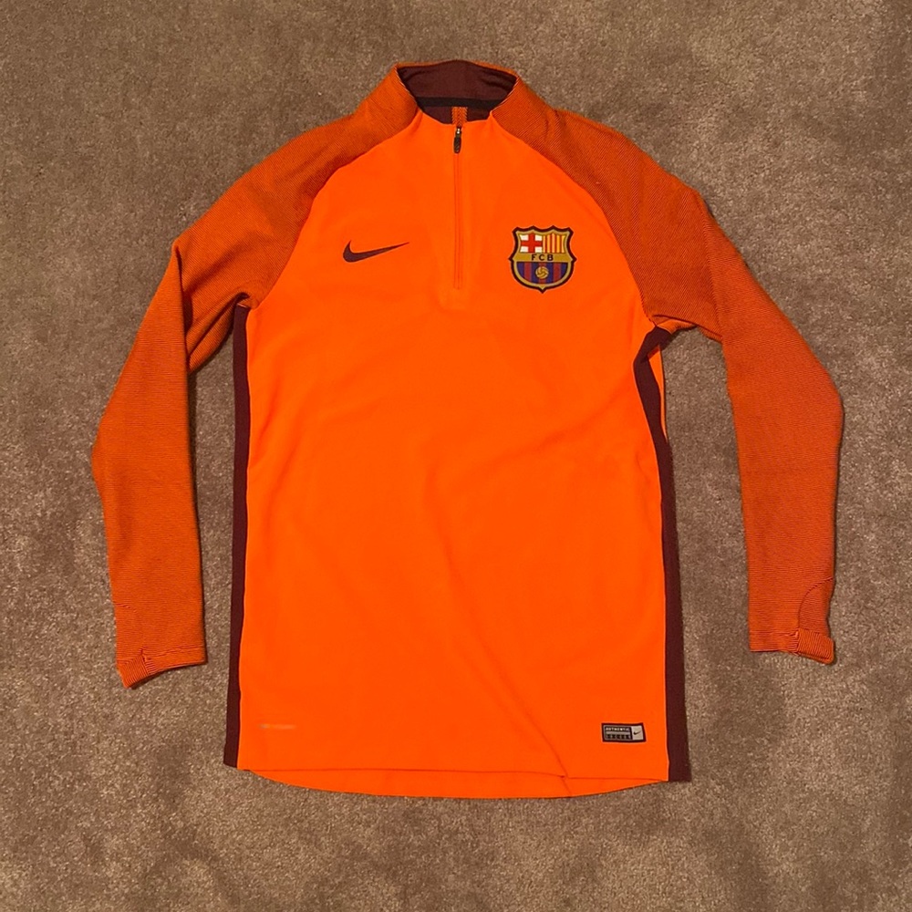 Nike FCB Men’s Quarter Zip—Medium